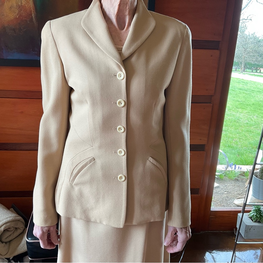 Women’s Anne Klein II suit